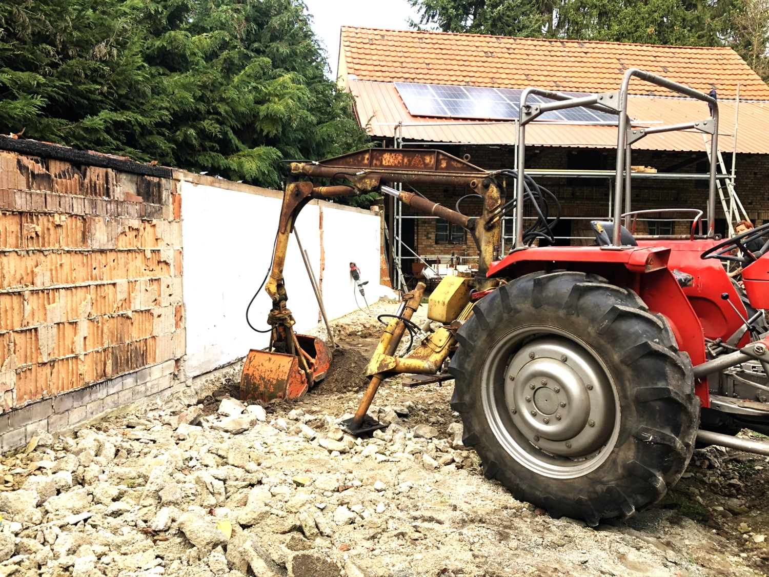 Hof Drögemühle - Landwirtschaft - Holz trifft Energie – der neue Carport mit PV-Anlage