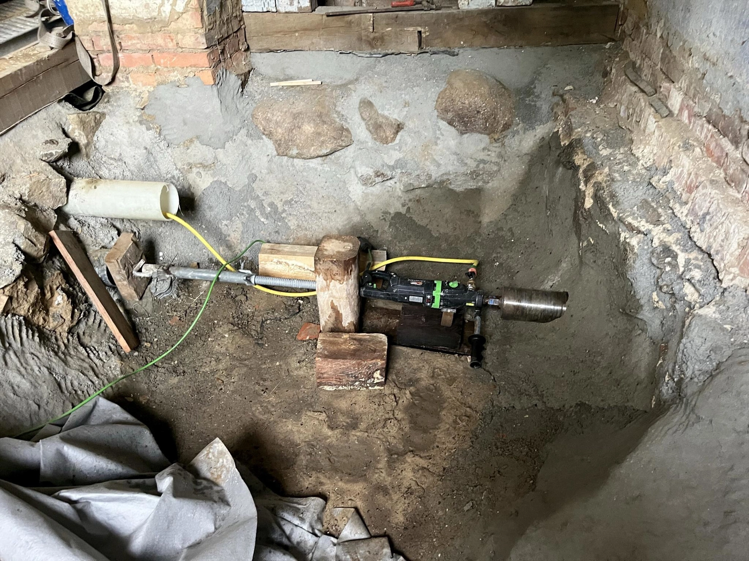 Hof Drögemühle - Landwirtschaft - Kernlochbohrung für die Abflüsse