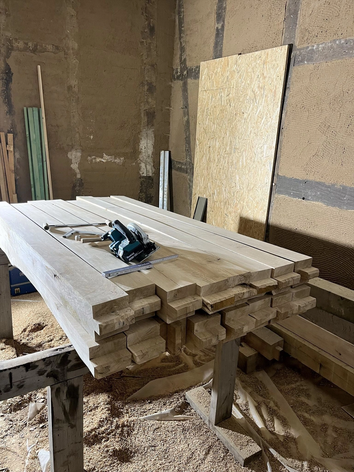 Hof Drögemühle - Landwirtschaft - Austausch der maroden Schwellbalken am Mühlengebäude